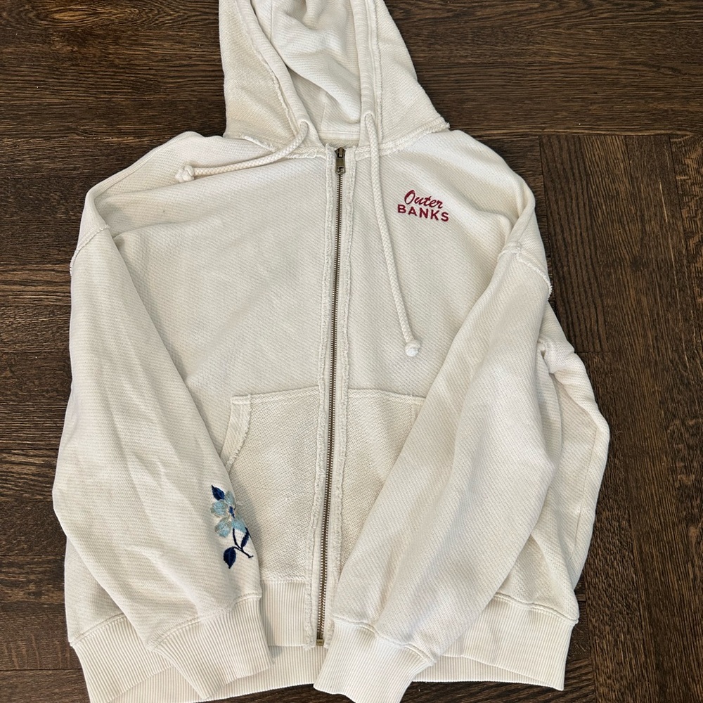 American Eagle outer banks limited edition pouge zip
